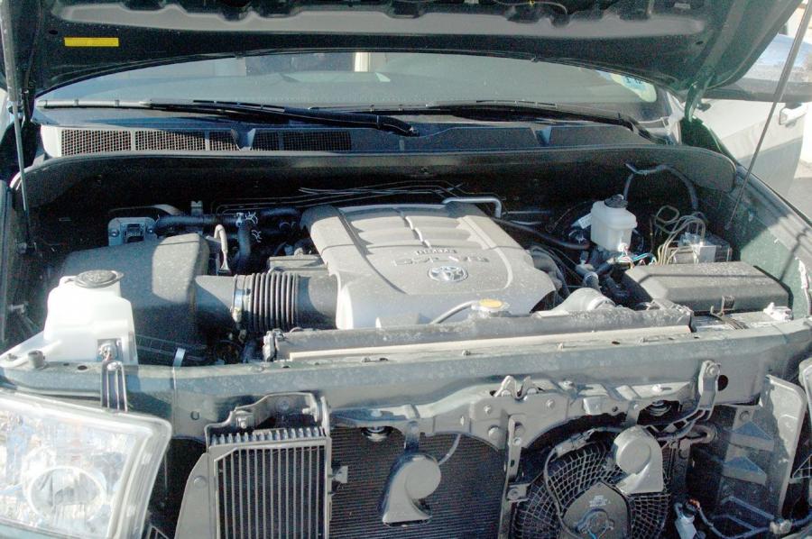  Toyota Sequoia Limited 4x4 2008 года  (фото 6 из 58)